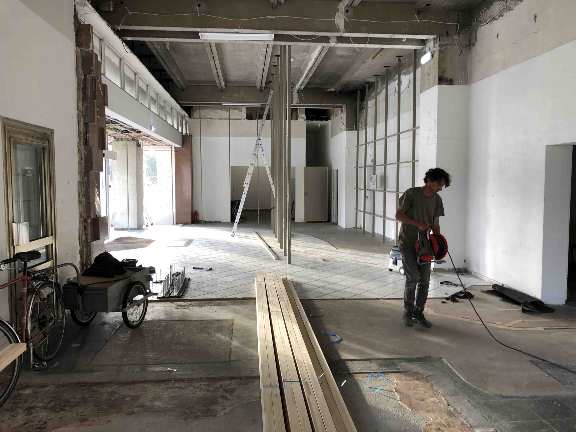 Contested Modernities