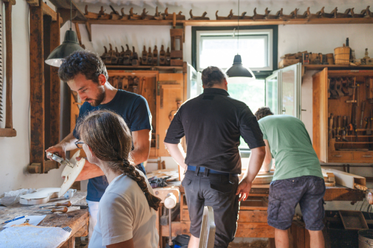 Modern & Historic Stringinstrument Making